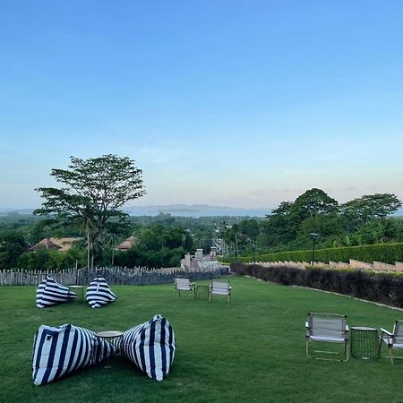 Ozone Villa Phuket Pa Khlok Екстер'єр фото