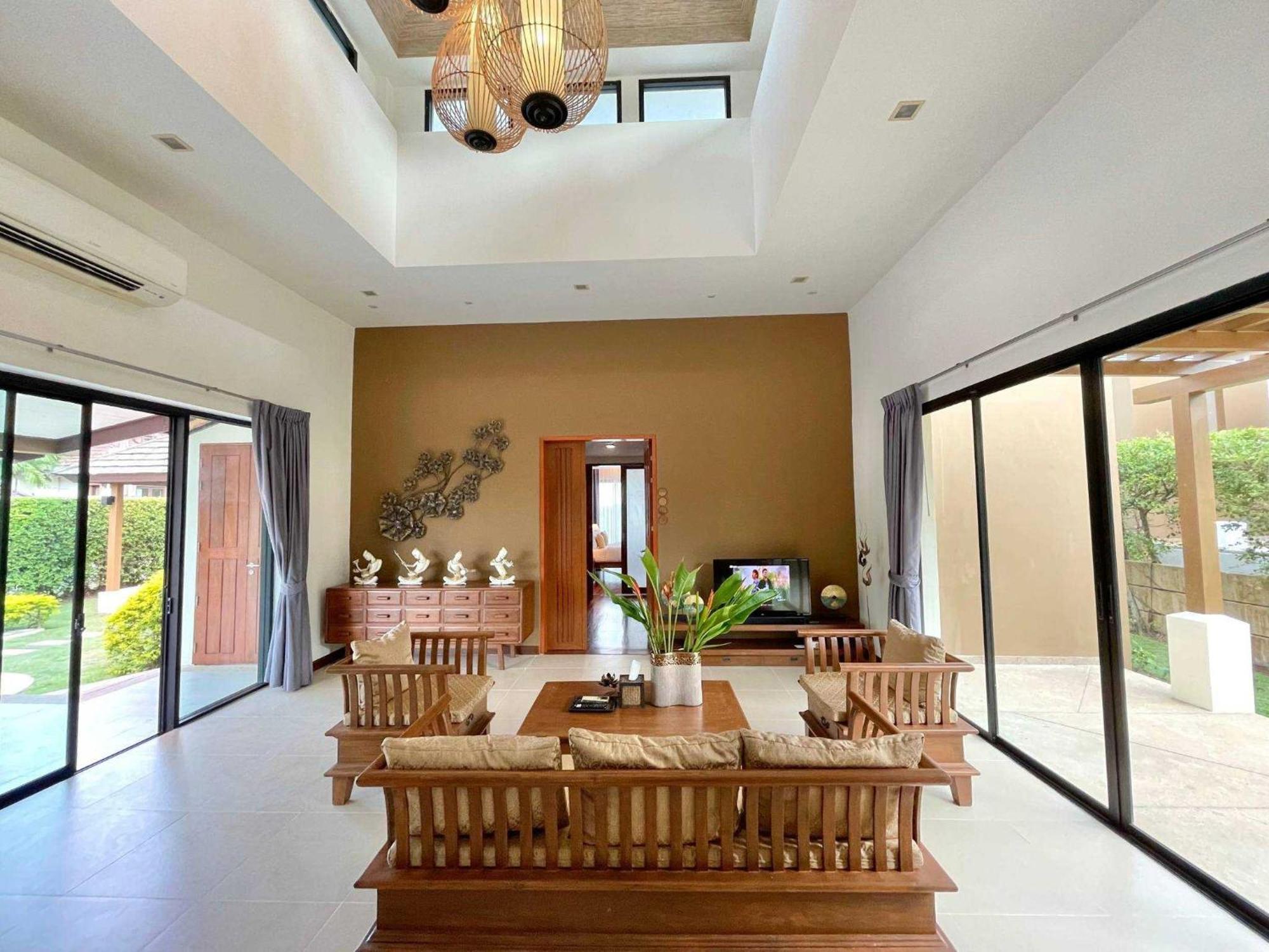 Ozone Villa Phuket Pa Khlok Екстер'єр фото