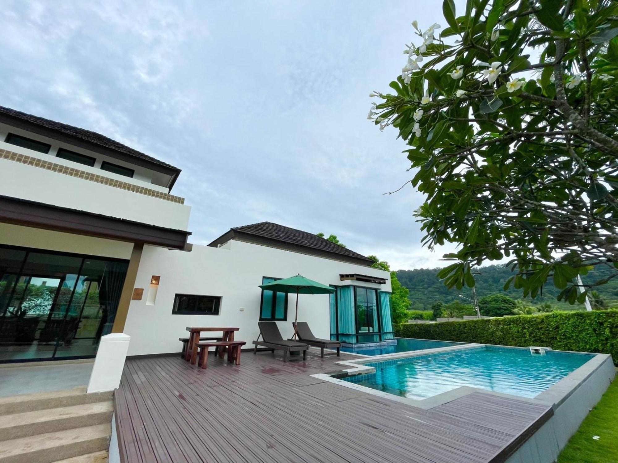 Ozone Villa Phuket Pa Khlok Екстер'єр фото