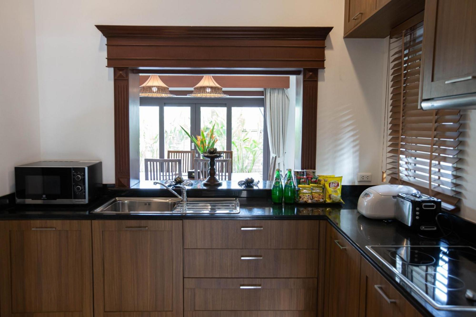 Ozone Villa Phuket Pa Khlok Екстер'єр фото